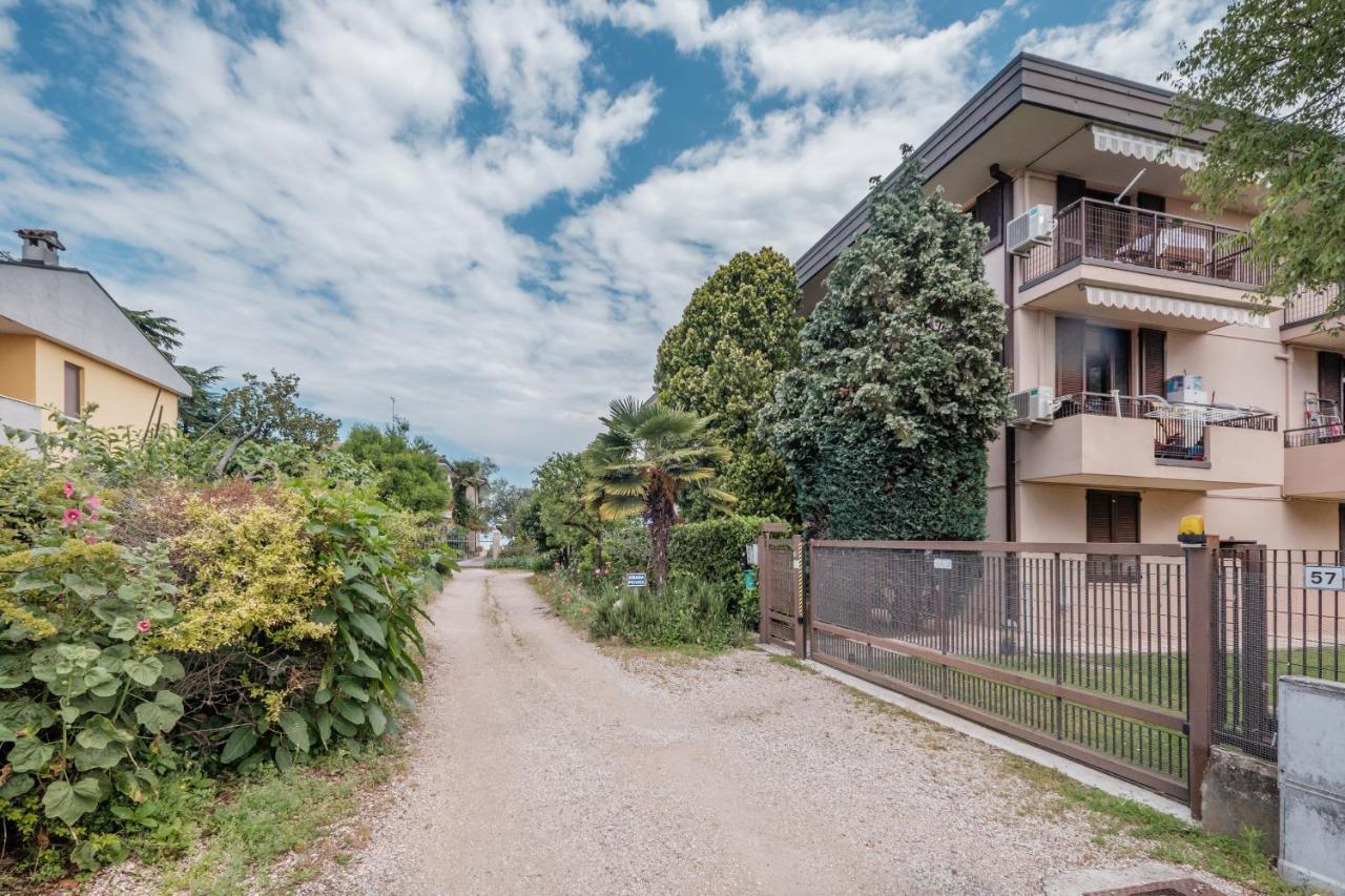 Casa Lugana 15 - Monolocale Con Piscina Fronte Lago Sirmione Exterior foto